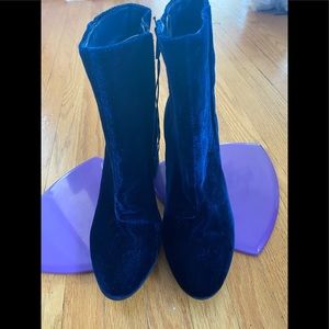 COPY - Ladies velvet boots
